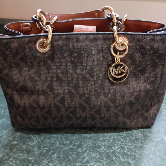 Michael Kors leather trimmed logo bag - Picture 2 of 10